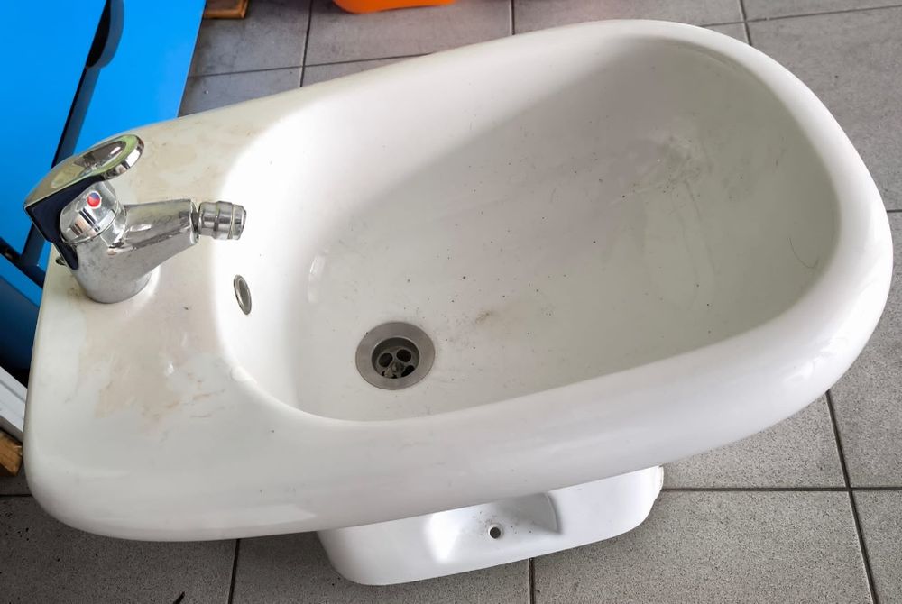 Bidé branco e m ótimo estado