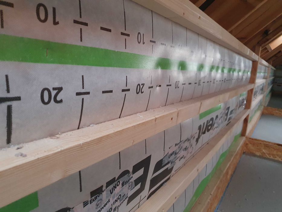 Wdmuchiwanie wełny celulozy ocieplanie naprawa izolacji docieplanie