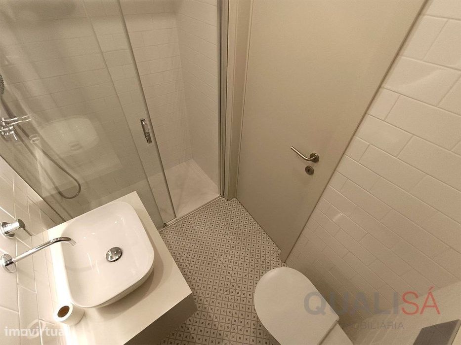 Apartamento T1 semi novo, equipado e mobilado no centro histórico d...