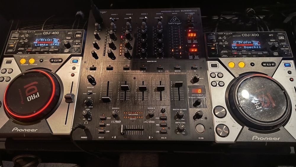 2x Pioneer CDJ 400 + Behringer DJX900 USB