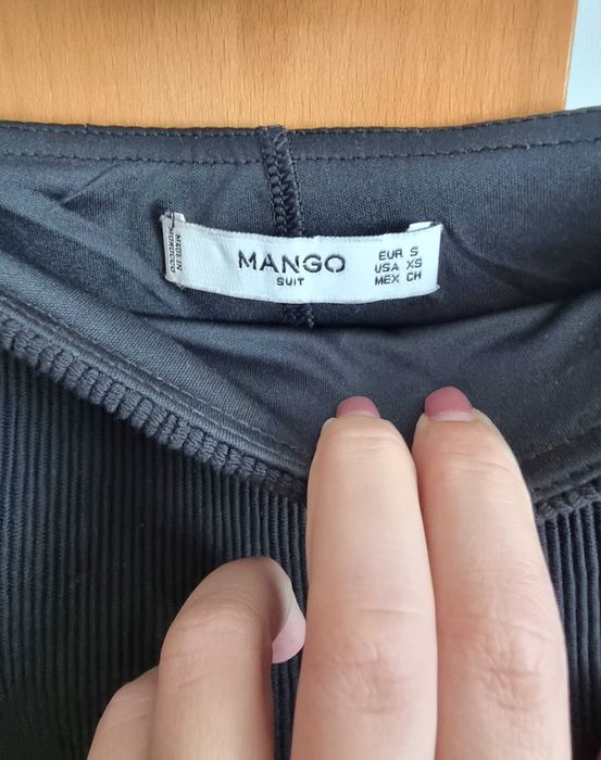 Saia preta de cintura subida Mango 67% algodão, tamanho S