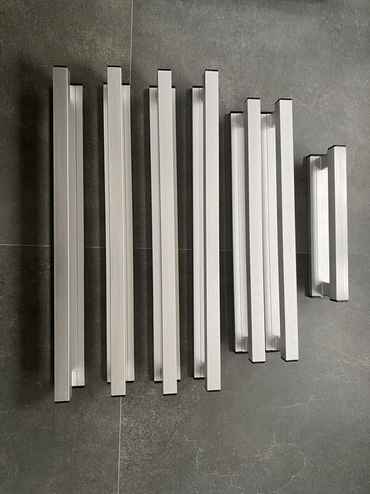 Set of 7 Aluminum Towel Bars