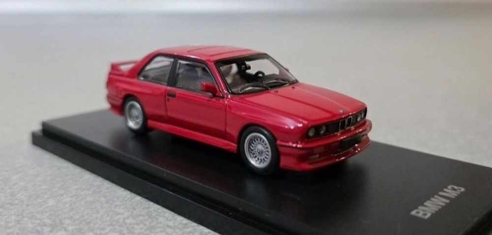 Miniatura 1:64 BMW E30 M3, oryginalna, nowa