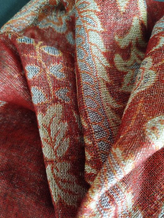 Szal chusta jak pashmina że srebrną nitką 175x70cm