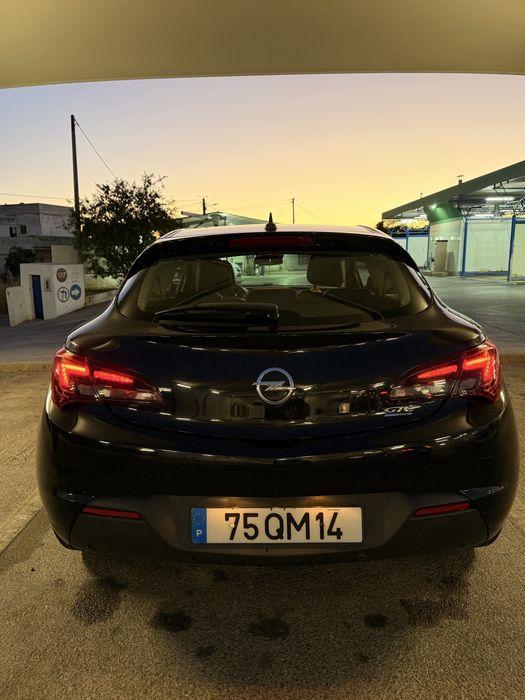 Opel Astra GTC J 1.6 CDTI 136cv | Full Extras | 134.000 km