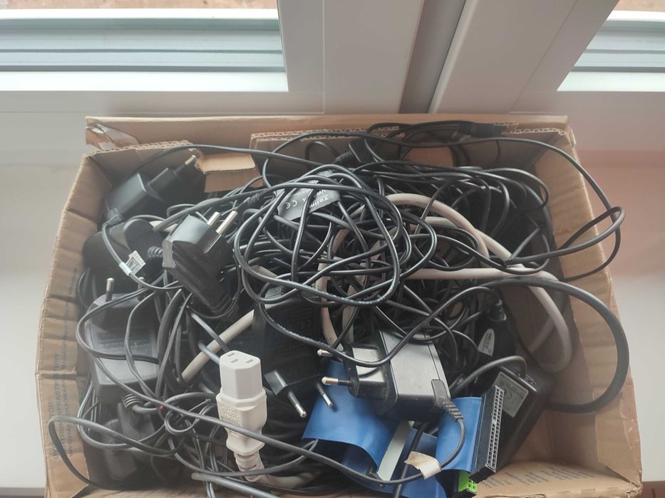 karton ladowarek do telefonow komorkowych