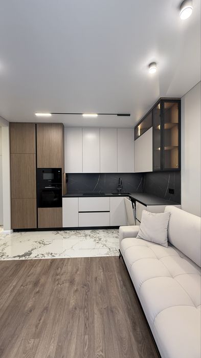 Продаж 2-х кімнатної ЖК Crystal.