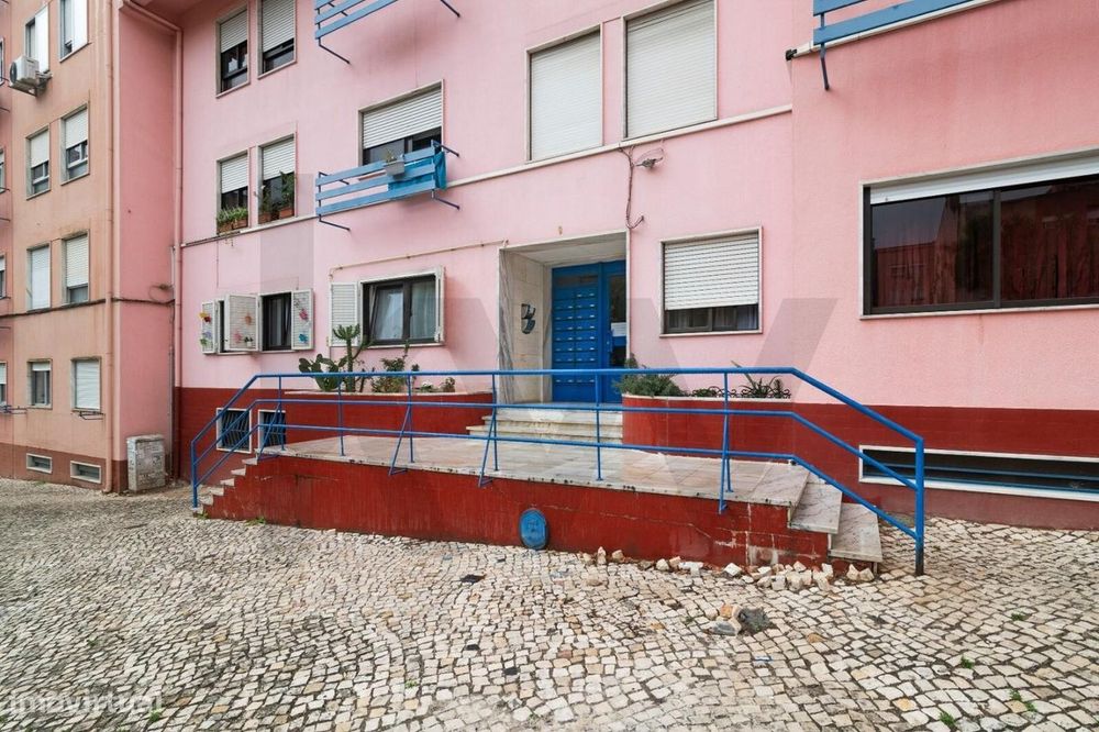 Atelier T1+1 à venda em Monte Abraão