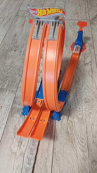 Hot Wheels – tor wyścigowy / zestaw kaskaderski (bez pudełka)