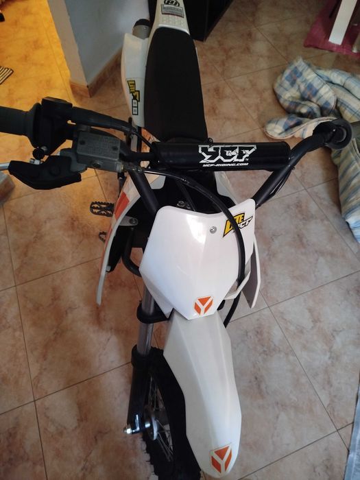Vendo mota ou troco por um carro