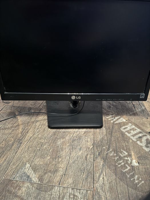 **DO NEGOCJACJI** Sprzedam komputer stacjonarny pod baze czy testy