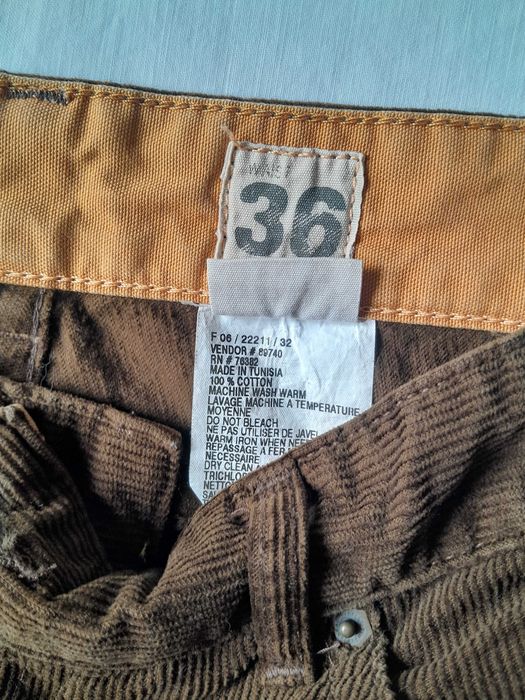 Sprzedam spodnie męskie sztruksowe TIMBERLAND