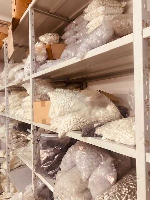 Insolvência 100,000 stoppers e Reguladores de cordões e ponteiras