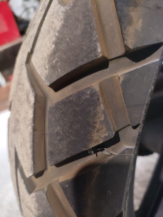 Pneu Continental TKC70
Medidas 170/60 R 17
Com pouco uso