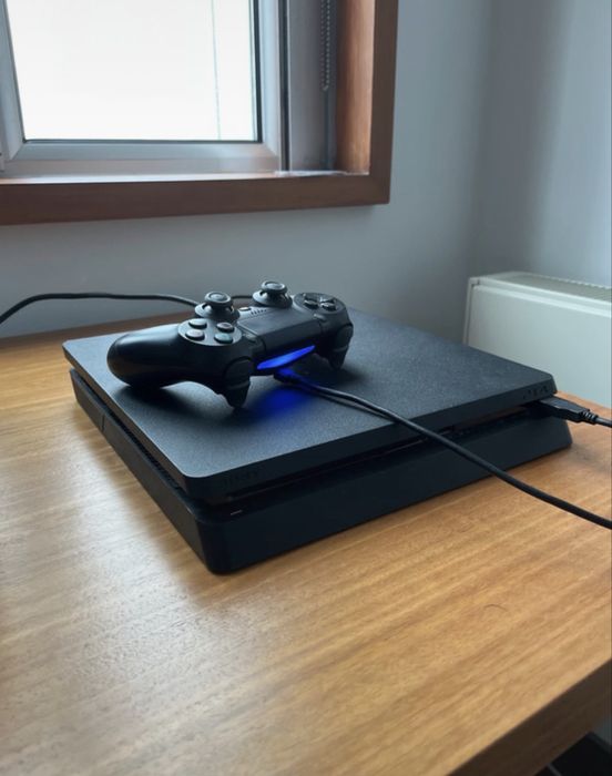 Playstation 4 + comando original