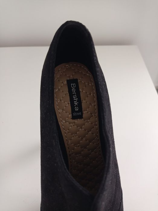 Zamszowe szpilki Bershka rozm 36