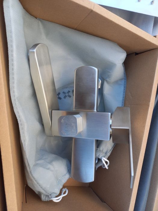 СУПЕР НАБОР! Душевая стойка со смесителем и смеситель для умывальника