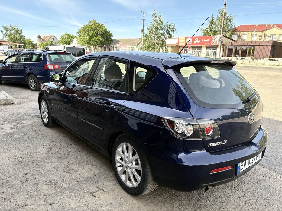Продам автомобіль Mazda 3 1.6