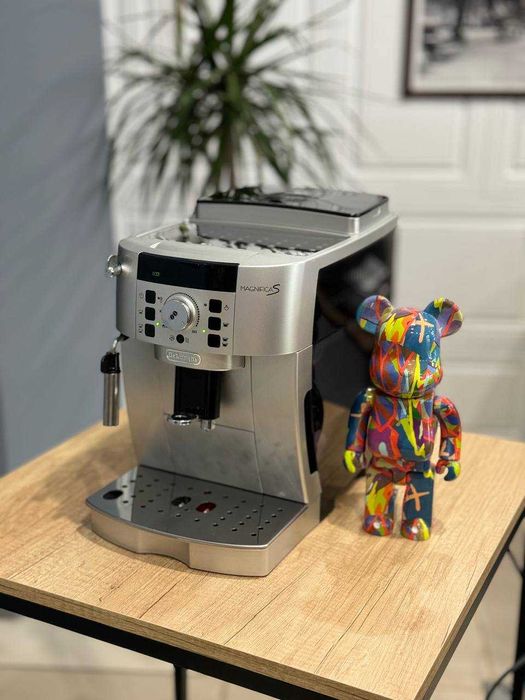Кофемашина Delonghi Magnifica S б/у