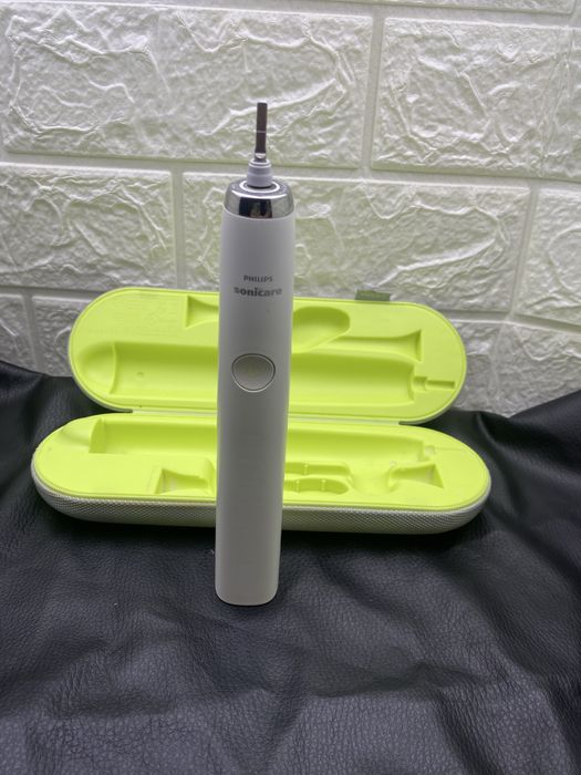 электрическая зубная щетка  Philips Sonicare DiamondClean