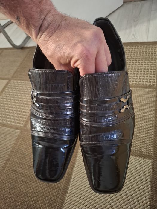 Sapato quase novo tamanho 41 ideal para quem quer andar no estilo