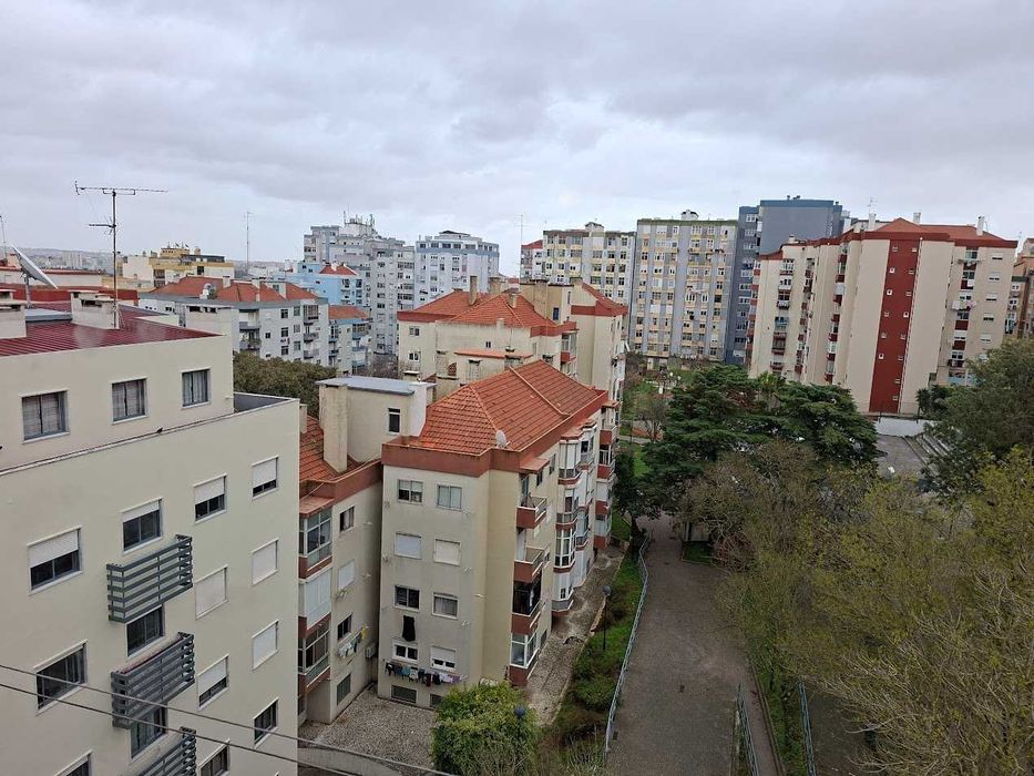 Oportunidade Investimento Reboleira Amadora Junto ao centro de saude