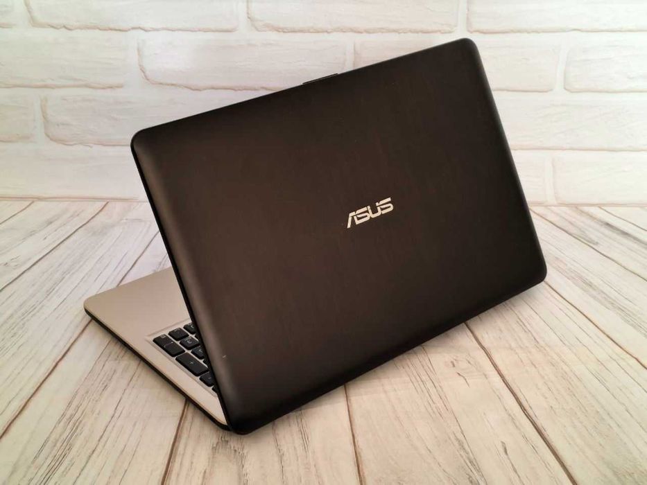 Ноутбук Asus в гарному стані