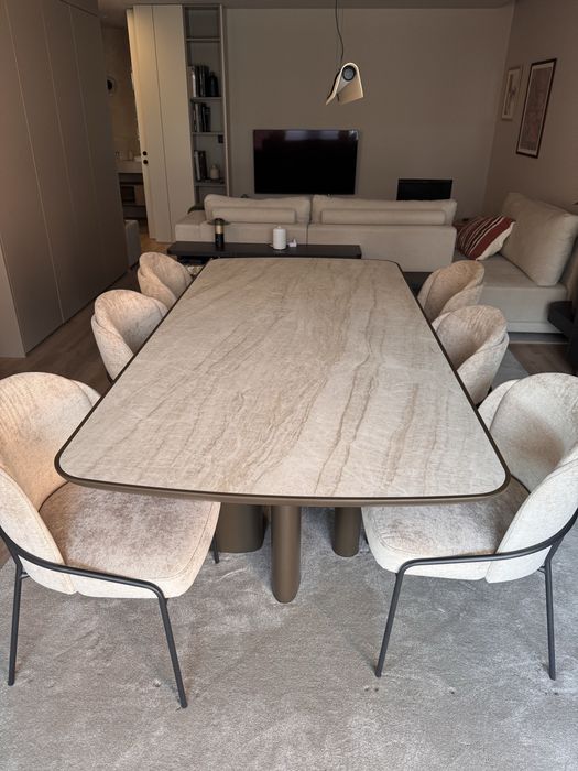Mesa jantar Silstone nova  e 6 cadeiras novas