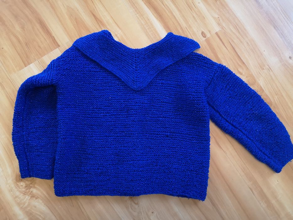 Sweterek świąteczny 128