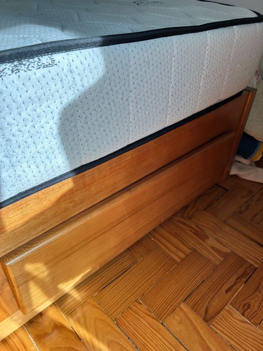 Camas/estrados/colchões de solteiro