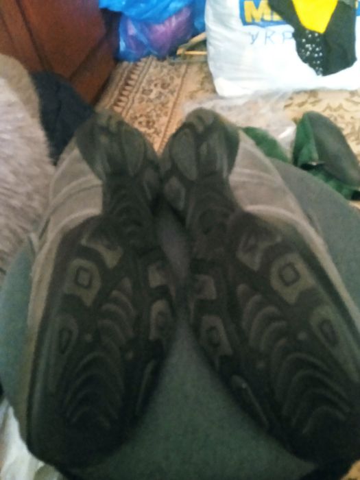 Продам взуття для хлопців