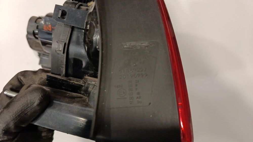 Farolim direito FIAT Linea (323_)