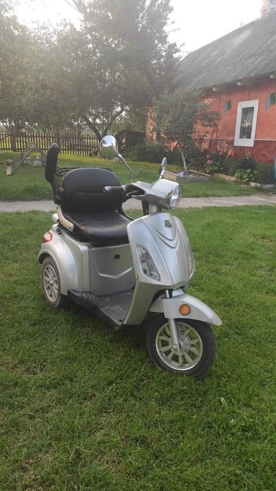 Електроскутер в гарному стані