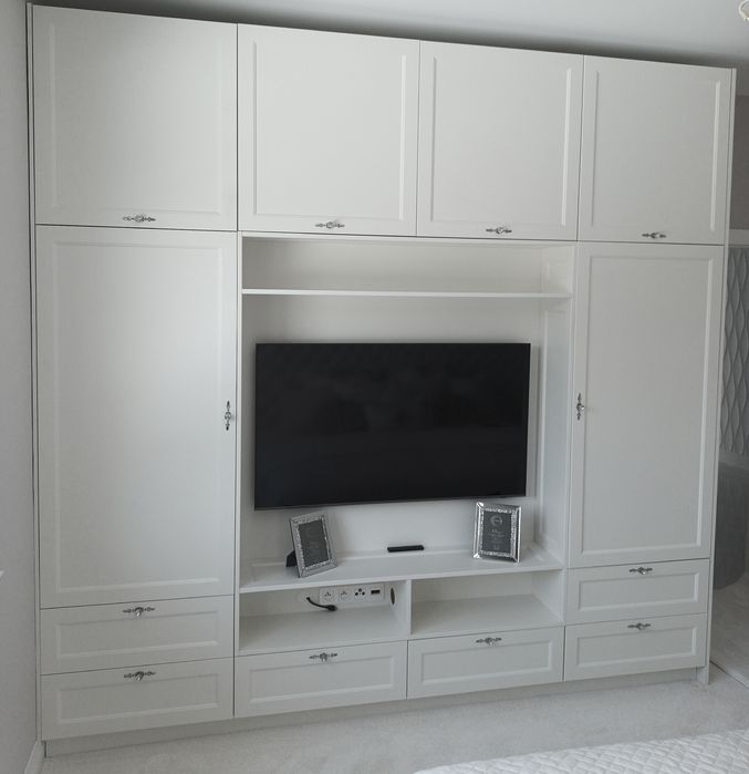 Meble na wymiar/ Stolarz, tapicerstwo.