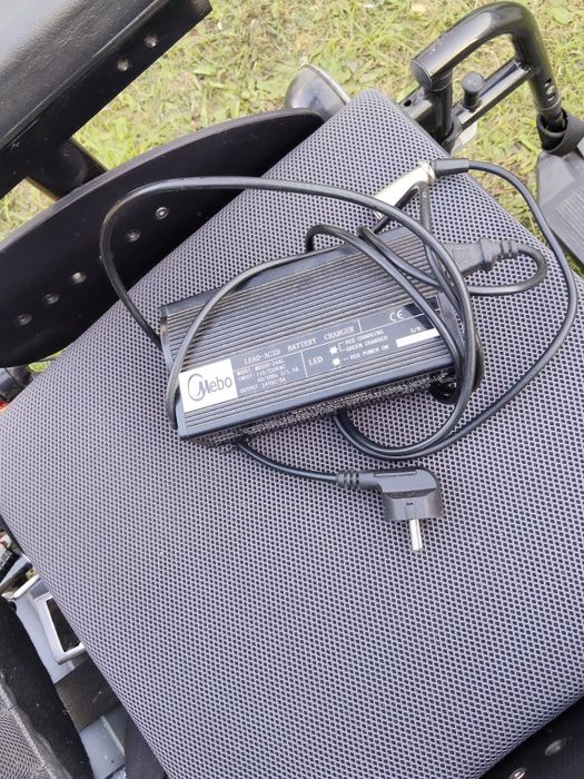 Wózek inwalidzki o napędzie elektrycznym