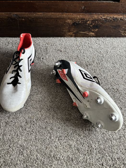 Chuteiras Umbro Pitons Aluminio