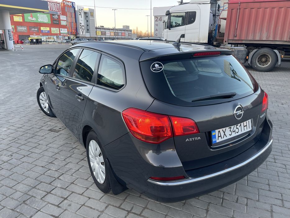 Opel Astra 2015 продам