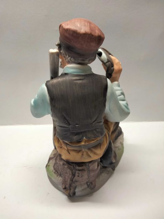 Myśliwy, polowanie - figura włoska porcelana