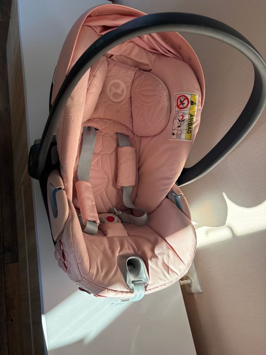 Продам автокрісло Cybex Cloud Z i-Size Simply Pink Flowers