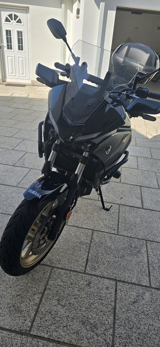 Moto yamaha tracer 7