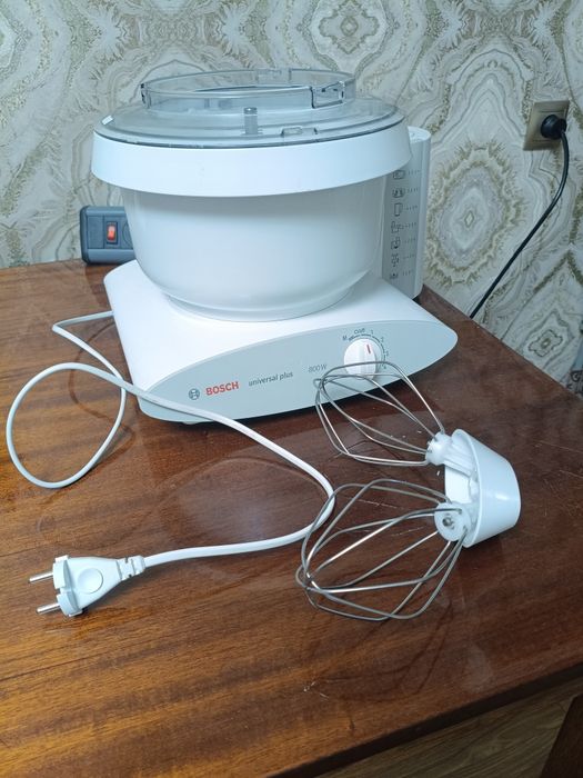 Кухонная машина Bosch Universal Plus MUM 6N11 800W (из Европы)