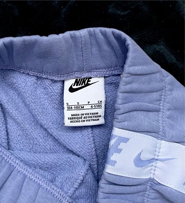 Утеплені спортивні штани Nike з лампасами оригінал на 4/5 років
