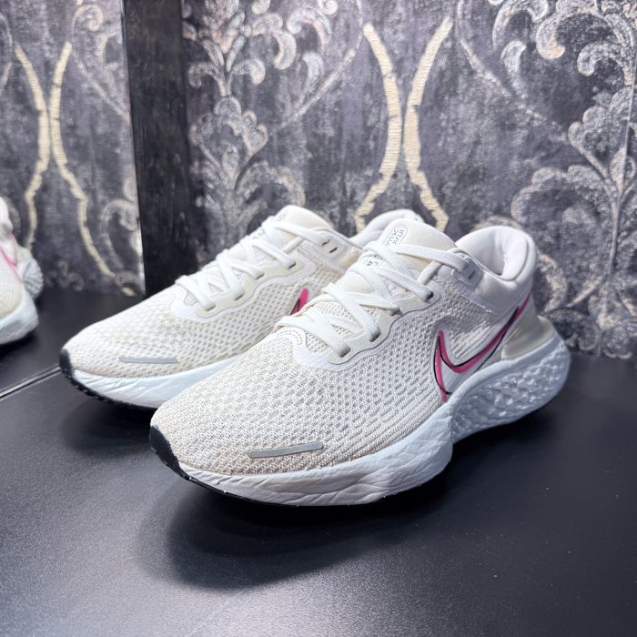 Беговые кроссовки Nike Zoomx Invincible Run Flyknit White