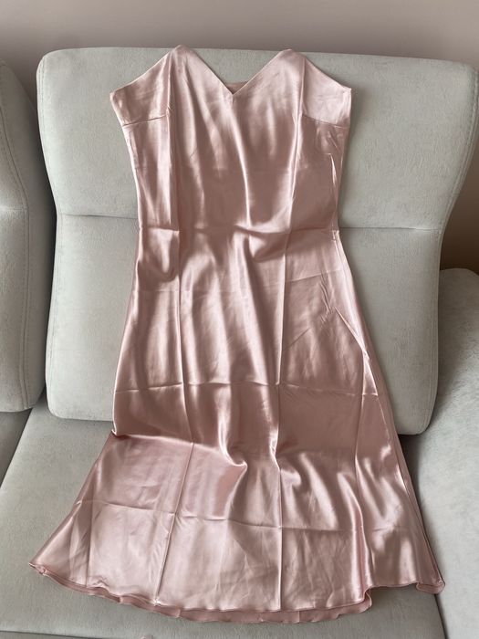 Святкова жіноча сукня