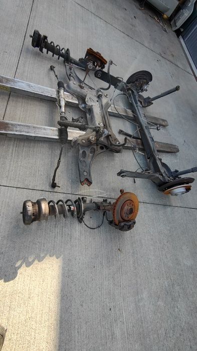 Renault Trafic Opel Vivaro oś belka macpherson