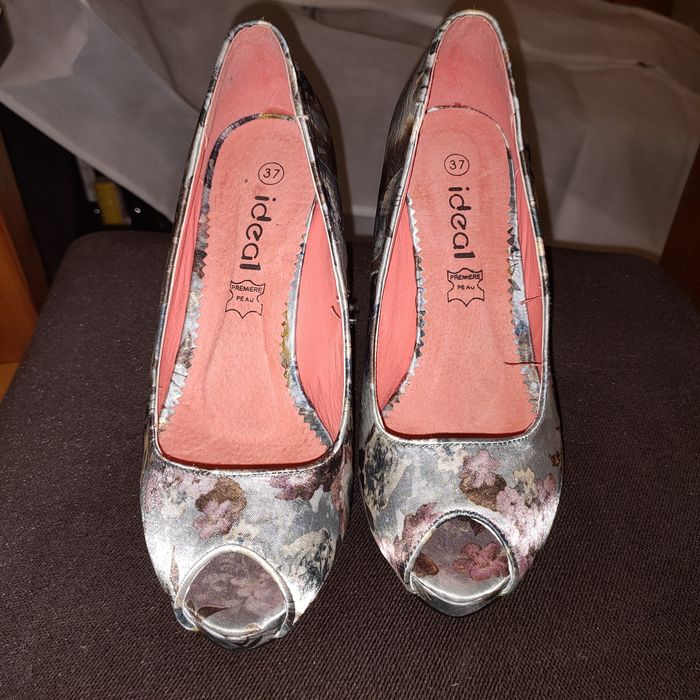 Buty na obcasie w kwiaty szpilki roz. 37 nowe