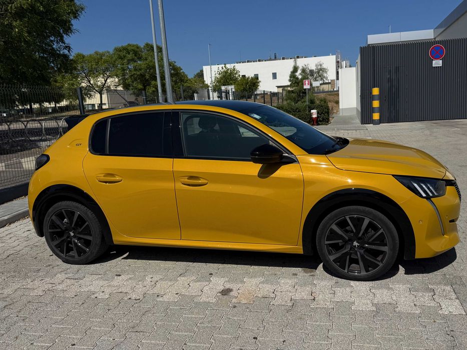 Peugeot 208 GT 2022