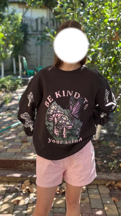 Новая кофта, но без бирки. Размер С, оверсайз