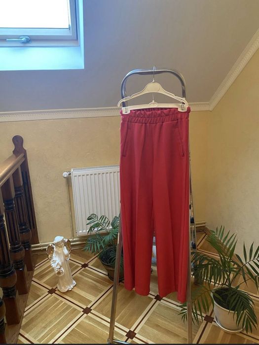 Розовий брючний костюм,600 грн.