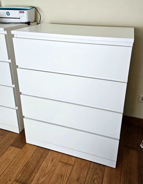Cómoda Malm branca 4 gavetas